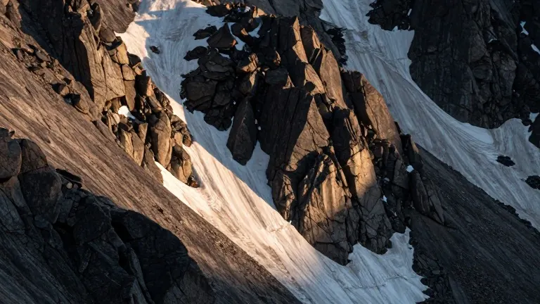 Illustration for: Colorado glaciers lost up to 12 feet of ice in one year